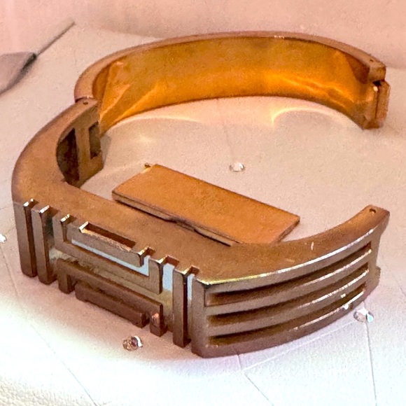đź’–Rare Vintage Tory Burch Fitbit Rose Coloured Bracelet - Picture 3 of 16